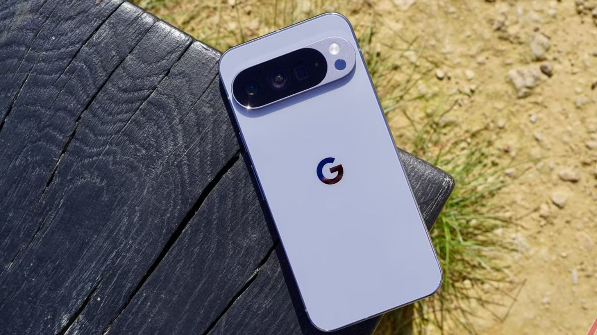 Pixel 10a Review After 1 Month: The Simple Phone That Surprises Everyone